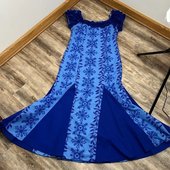 Elegant Blue Floral Maxi Dress - Picture 12 of 16